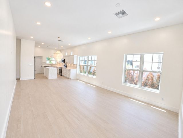 520 38TH Street, West Palm Beach, FL 33407