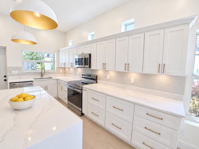 520 38TH Street, West Palm Beach, FL 33407