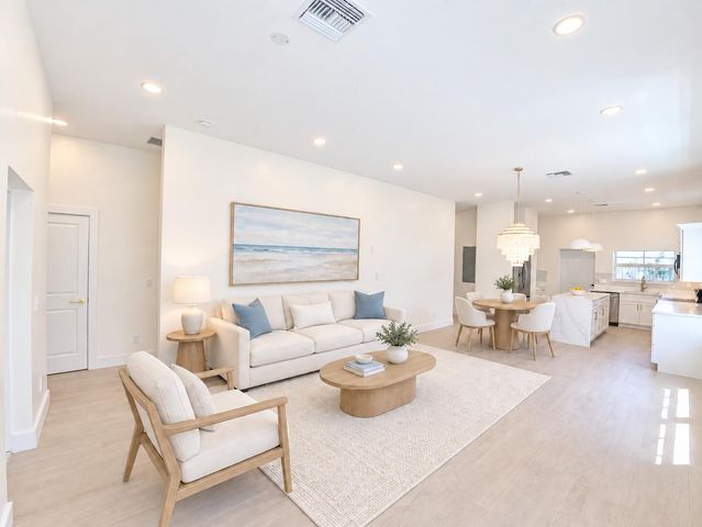 520 38TH Street, West Palm Beach, FL 33407