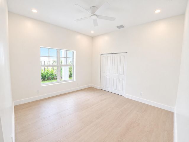 520 38TH Street, West Palm Beach, FL 33407
