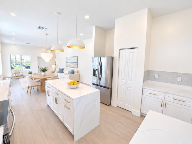 520 38TH Street, West Palm Beach, FL 33407