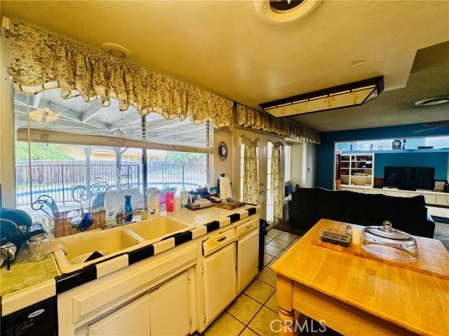 4300 Garnsey, Bakersfield, CA 93309