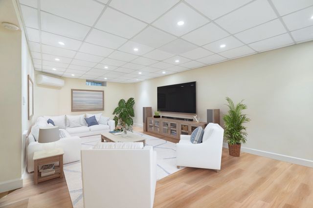 17 Chesham Road, Brookline, MA 02445