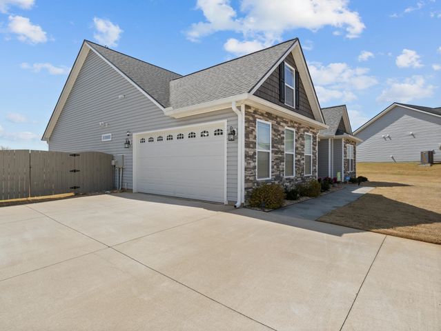 464 Kimbrell Oaks Drive, Boiling Springs, SC 29316