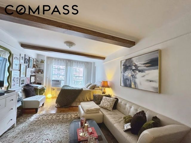 433 W 34th St Apt 4D, New York City, NY 10001