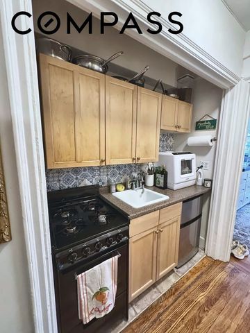433 W 34th St Apt 4D, New York City, NY 10001