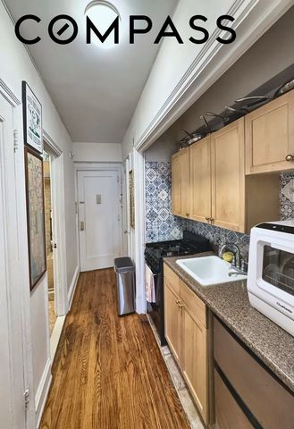 433 W 34th St Apt 4D, New York City, NY 10001