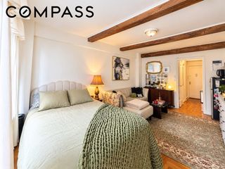 433 W 34th St Apt 4D, New York City, NY 10001