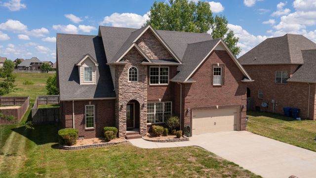 309 Retriever Ct, Clarksville, TN 37043