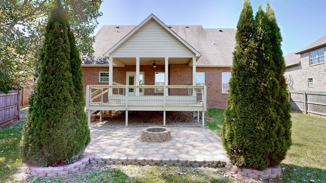 309 Retriever Ct, Clarksville, TN 37043