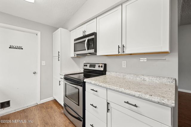 7600 PHEASANT RUN Drive, Jacksonville, FL 32244