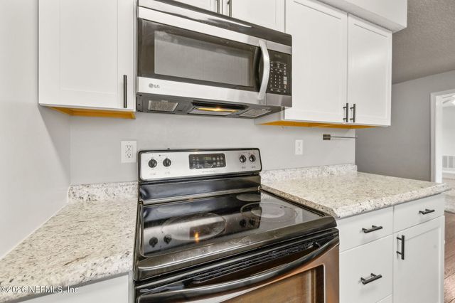 7600 PHEASANT RUN Drive, Jacksonville, FL 32244