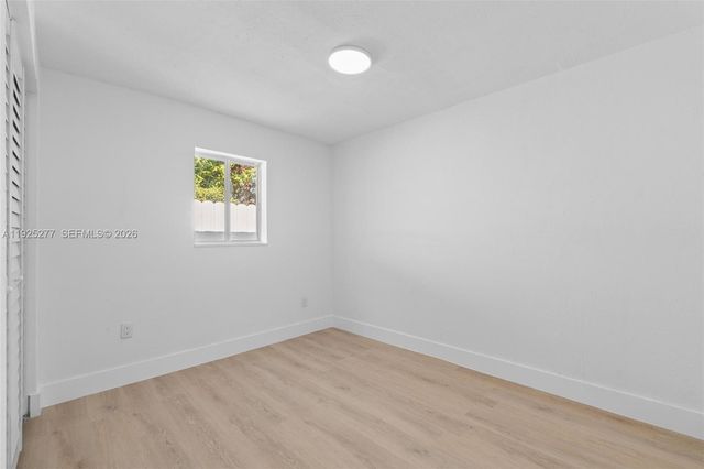 2285 NW 89th St, Miami, FL 33147