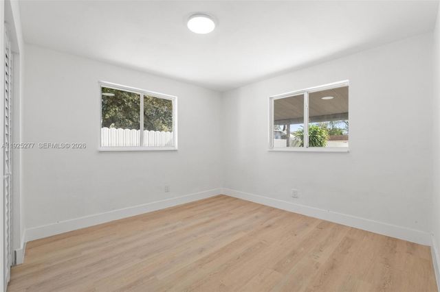 2285 NW 89th St, Miami, FL 33147