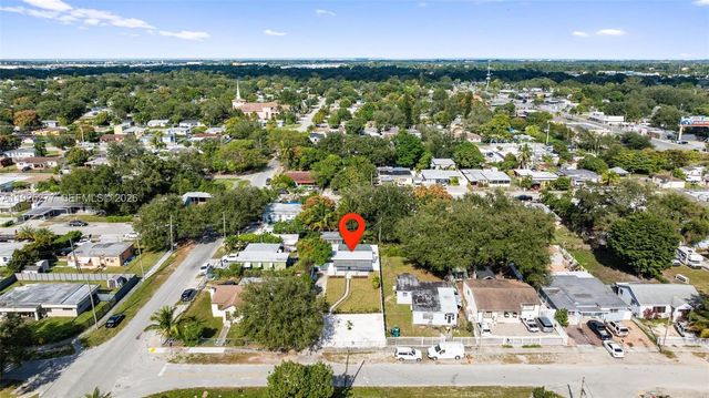 2285 NW 89th St, Miami, FL 33147