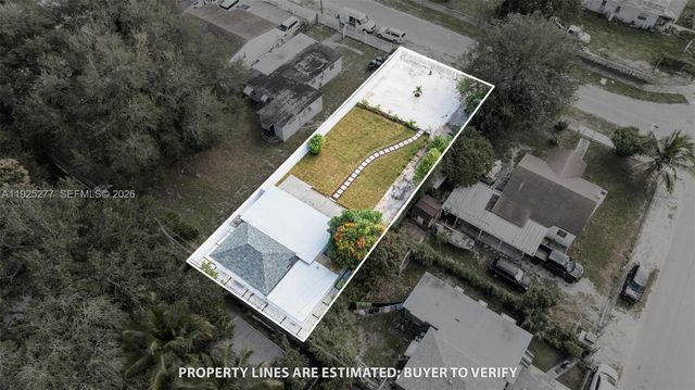 2285 NW 89th St, Miami, FL 33147