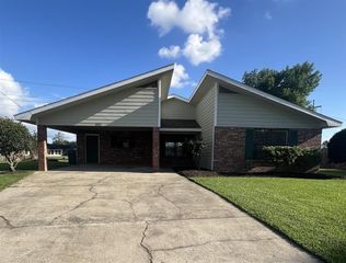 521 S Trailwood Street, Sulphur, LA 70663