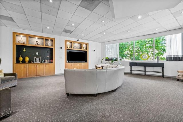 3338 Peachtree Road NE 2702, Atlanta, GA 30326