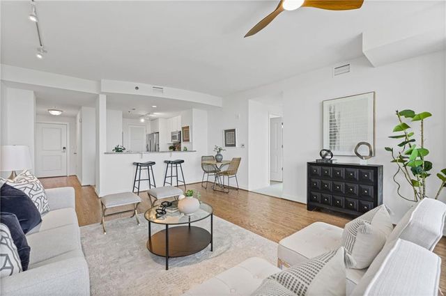 3338 Peachtree Road NE 2702, Atlanta, GA 30326