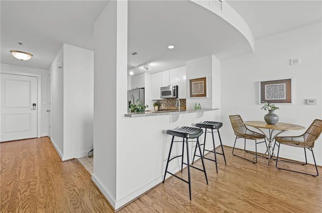 3338 Peachtree Road NE 2702, Atlanta, GA 30326