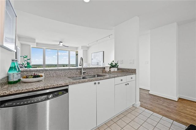 3338 Peachtree Road NE 2702, Atlanta, GA 30326