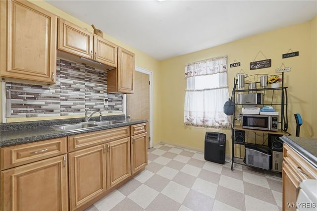 283 West Tupper Street N, Buffalo, NY 14201