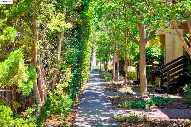 2149 Junction Ave 10, Mountain View, CA 94043
