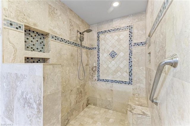 14813 Laguna DR 401, Fort Myers, FL 33908