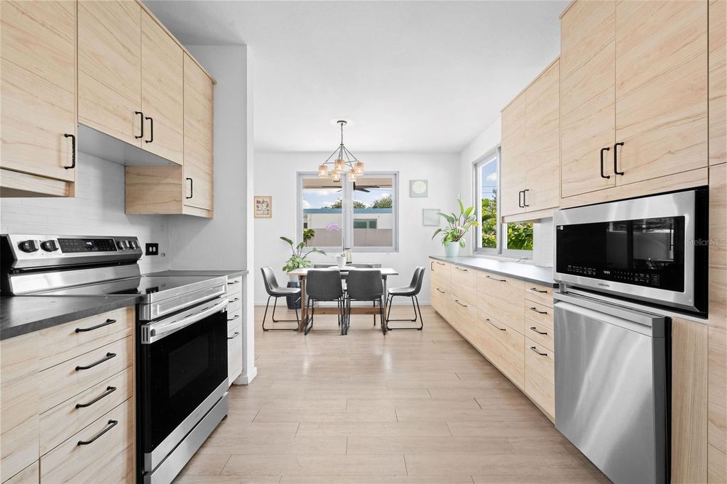 Image 8 of property listing at 4 MAR DE JAPON, Carolina, PR 00979