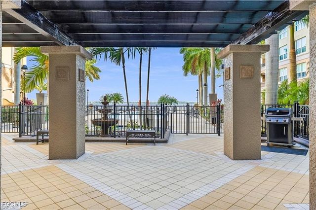 2825 Palm Beach BLVD 418, Fort Myers, FL 33916