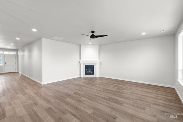8298 E Cool River Lp, Nampa, ID 83687