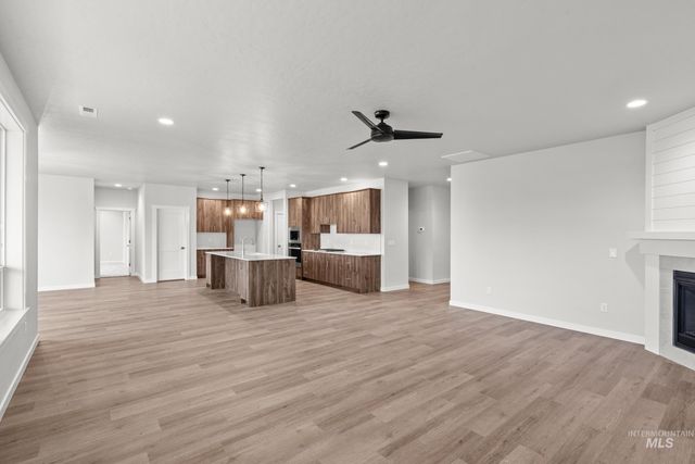 8298 E Cool River Lp, Nampa, ID 83687