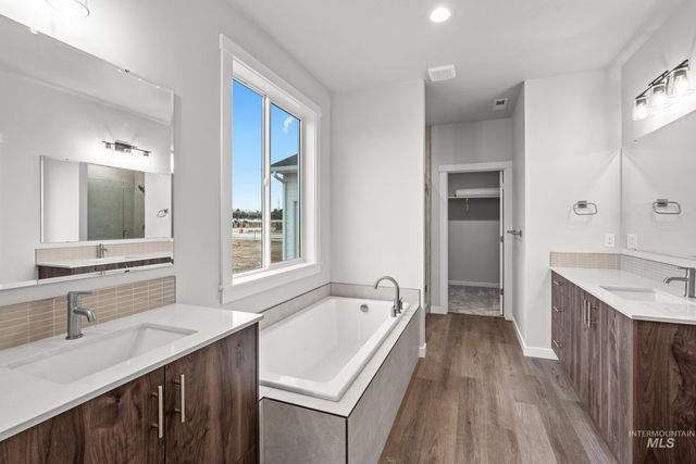 8298 E Cool River Lp, Nampa, ID 83687