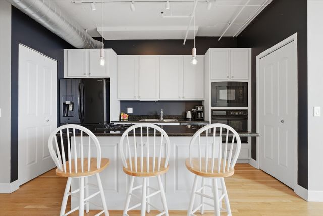 1530 S State Street 15R, Chicago, IL 60605