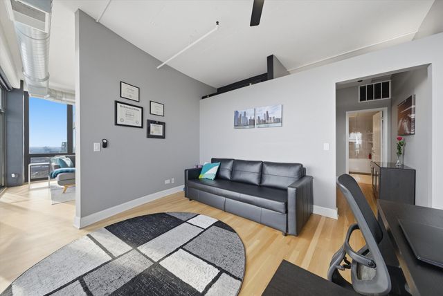 1530 S State Street 15R, Chicago, IL 60605