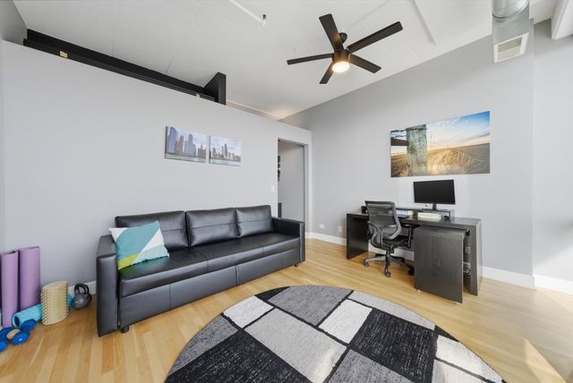 1530 S State Street 15R, Chicago, IL 60605