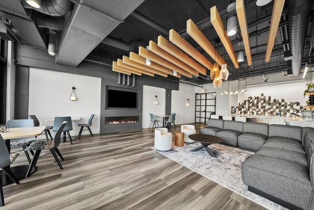 1530 S State Street 15R, Chicago, IL 60605