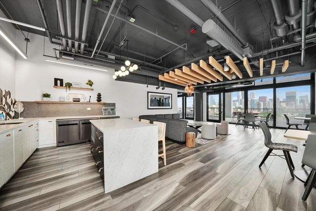 1530 S State Street 15R, Chicago, IL 60605