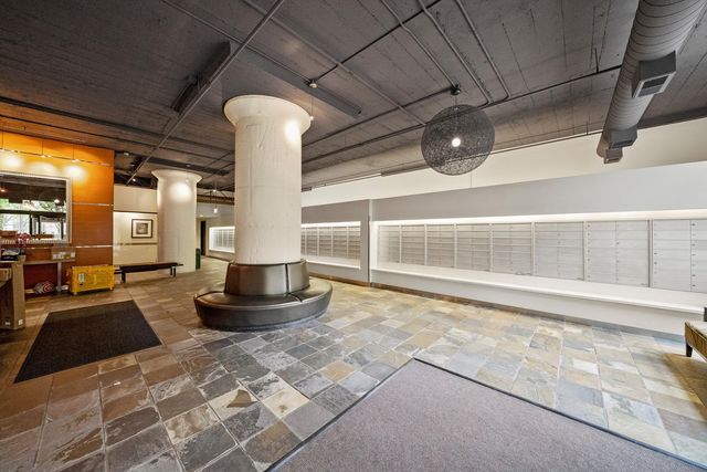 1530 S State Street 15R, Chicago, IL 60605