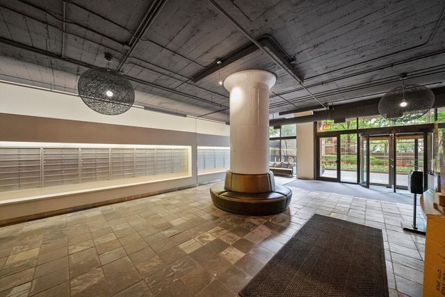 1530 S State Street 15R, Chicago, IL 60605