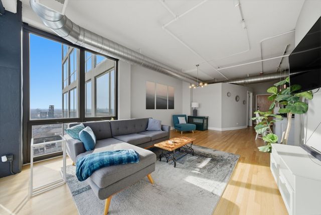 1530 S State Street 15R, Chicago, IL 60605