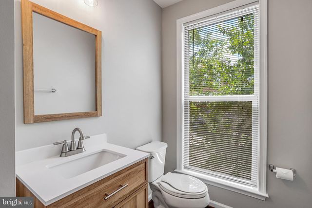 42274 HAMPTON WOODS TER, Ashburn, VA 20148