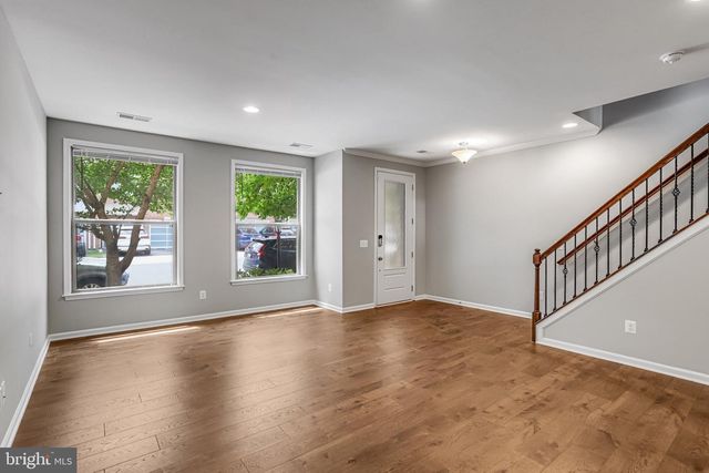 42274 HAMPTON WOODS TER, Ashburn, VA 20148