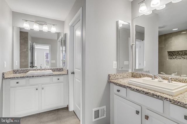 42274 HAMPTON WOODS TER, Ashburn, VA 20148