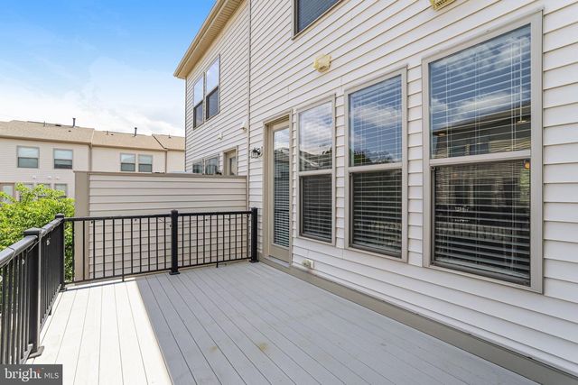 42274 HAMPTON WOODS TER, Ashburn, VA 20148