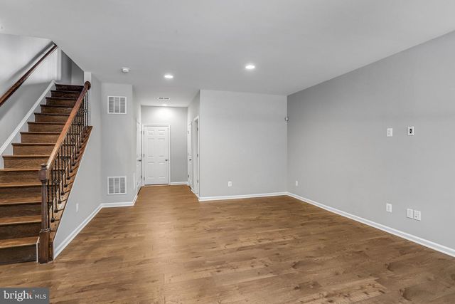 42274 HAMPTON WOODS TER, Ashburn, VA 20148
