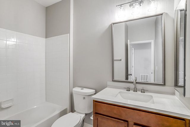 42274 HAMPTON WOODS TER, Ashburn, VA 20148