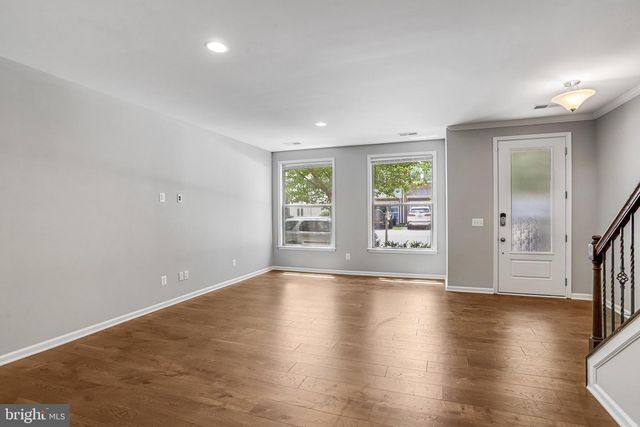 42274 HAMPTON WOODS TER, Ashburn, VA 20148
