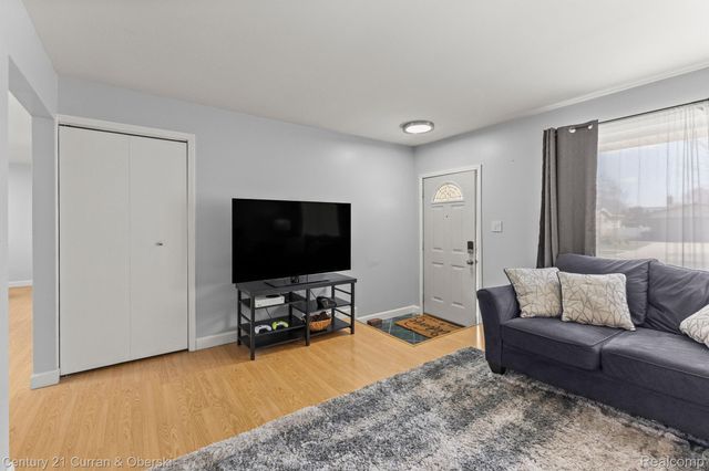 11348 AFTON Road, Southgate, MI 48195