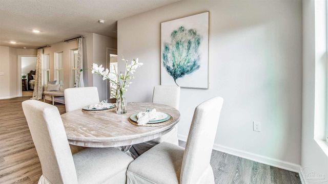 9736 Dutton Ln, Milton, FL 32583